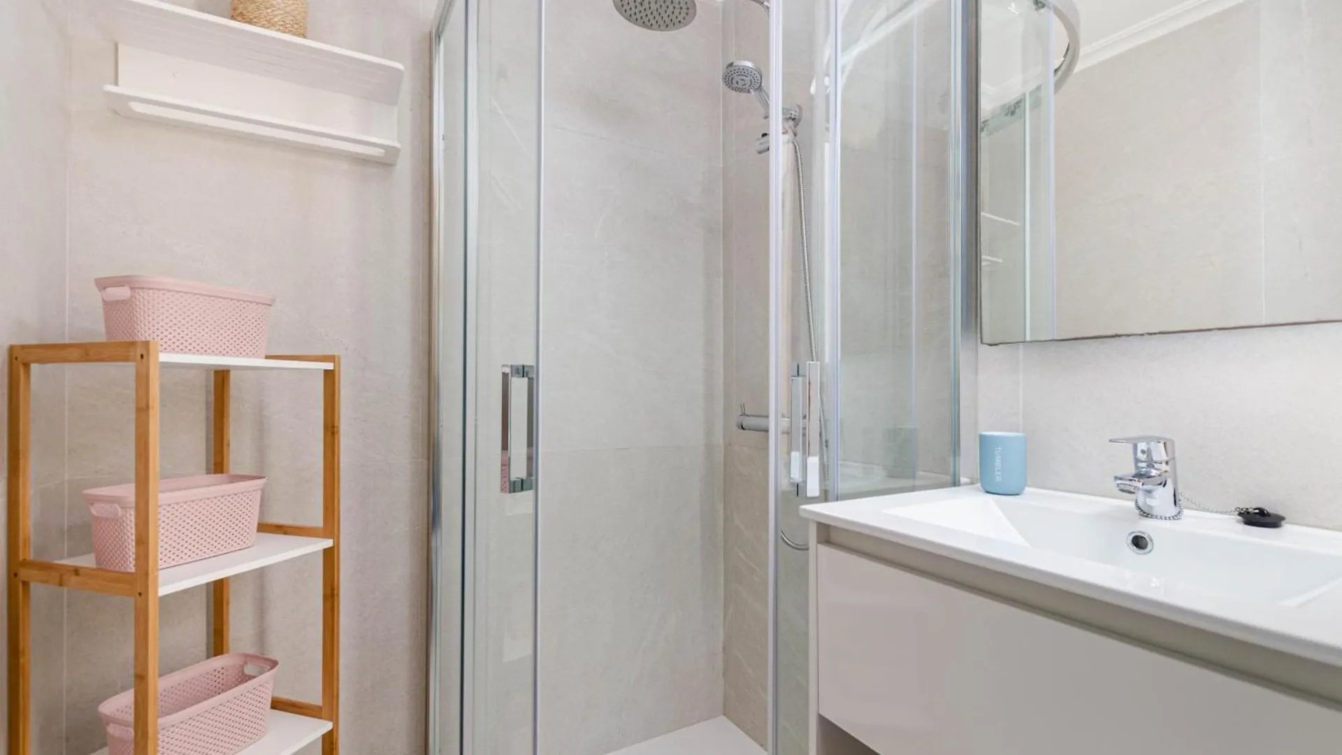 Yourhouse Roses 9 알쿠디아 항구