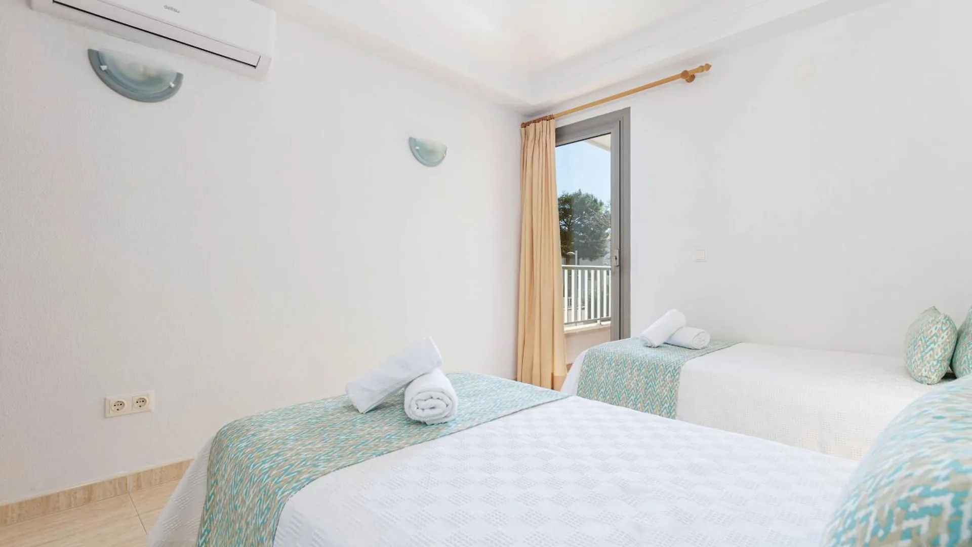Yourhouse Roses 9 알쿠디아 항구 스페인